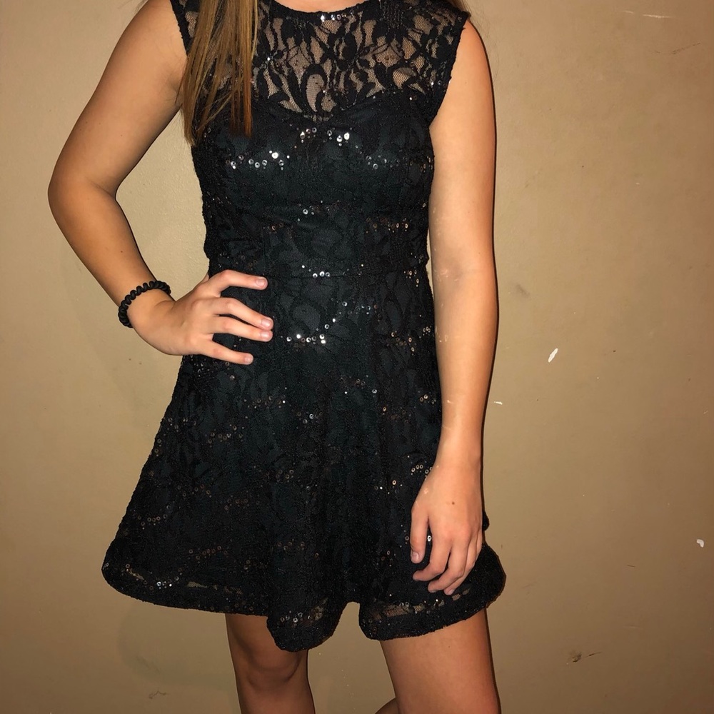 Homecoming dress only worn to try on size 1